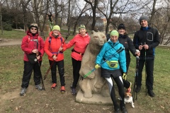 V parku Folimanka u medvědů s přátelským psíkem (foto: Fred Rooks)