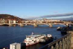 Vltava, mosty a Pražský hrad (foto: Fred Rooks)