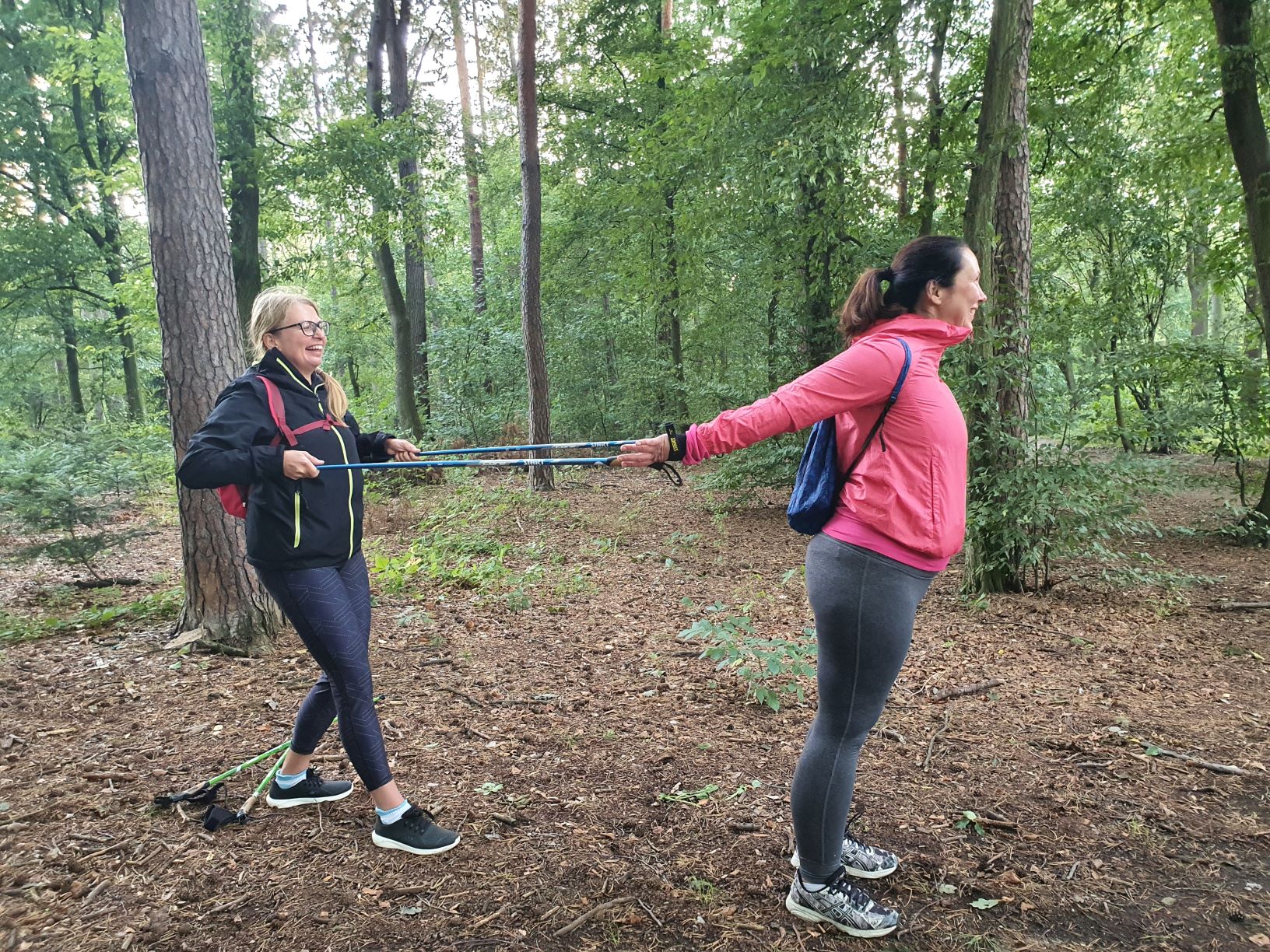 Individuální lekce nordic walking pro dvě kamarádky | Lenka Křivánková, Nezrezneme.cz