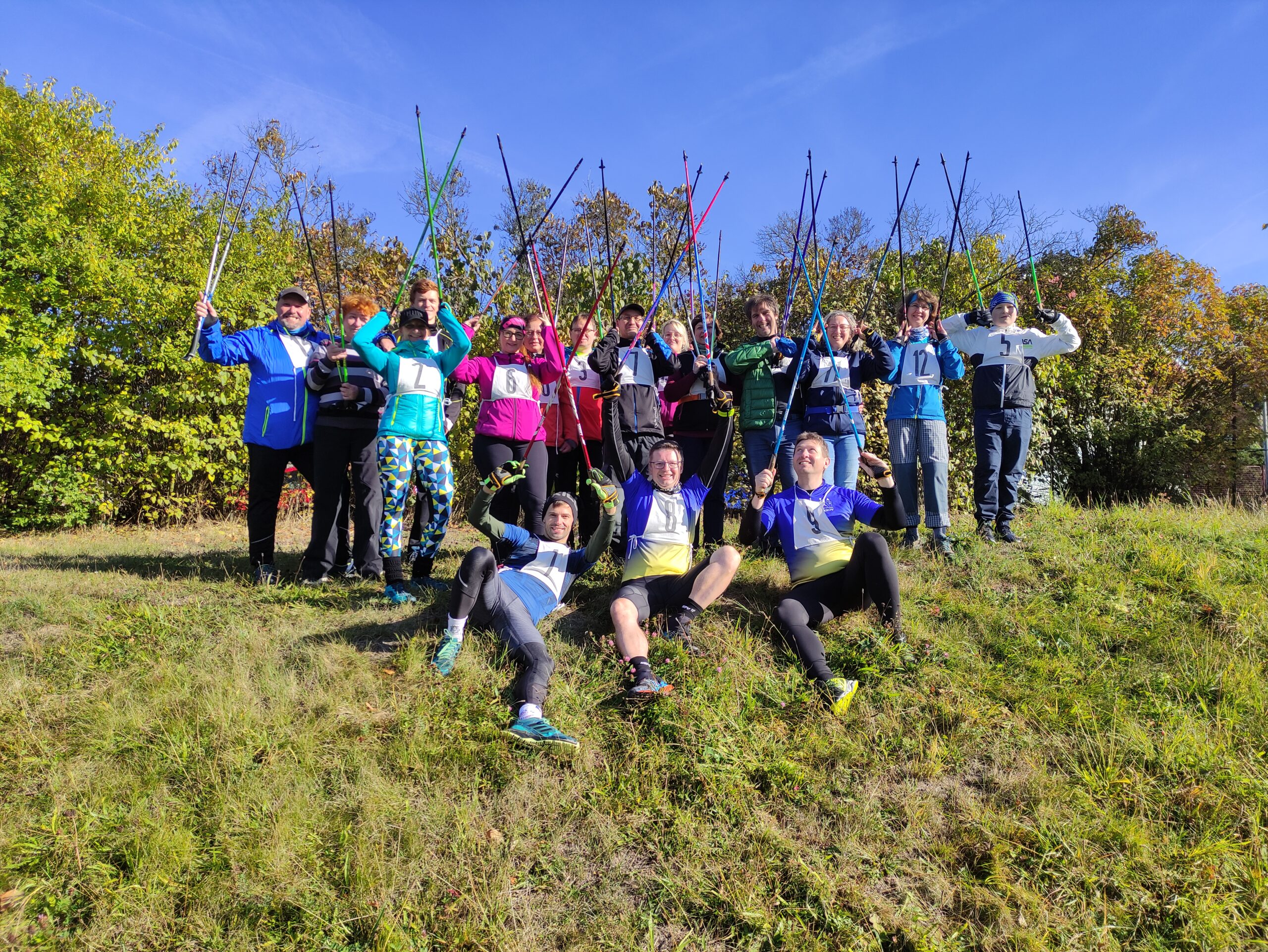Nordic walking Olomouc, společné foto ze závodů. Zdroj: https://nordicwalking-olomouc.cz/