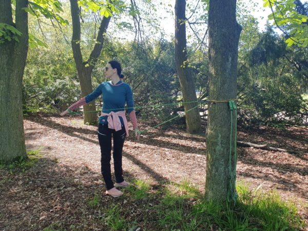 Balíček Životní START s Nordic Walking, Pavla, cvičení s gumami. 3 lekce kondiční chůze s Nezrezneme.cz. Obora Hvězda, Praha 6. Vede Lenka Křivánková