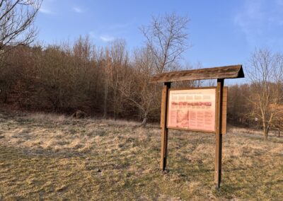 Pochod pro mozek 2025 s Nezrezneme.cz - Solvayovy lomy. Vede instruktorka Nordic Walking Lenka Křivánková